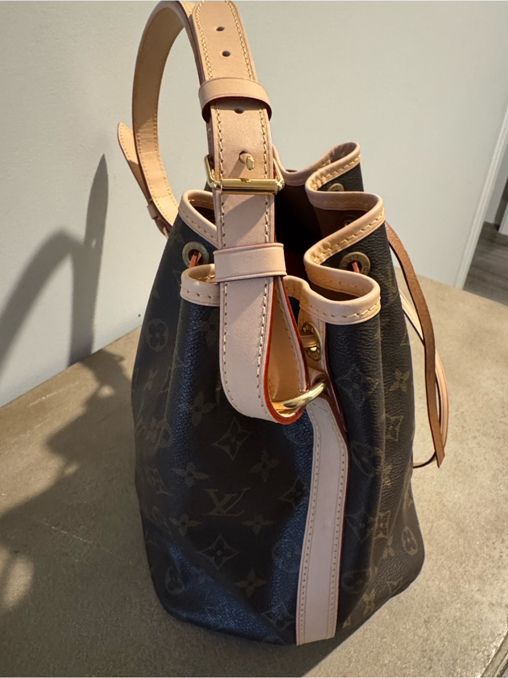 Louis Vuitton Monogram Petit Noe Bucket Bag - Picture 3 of 15